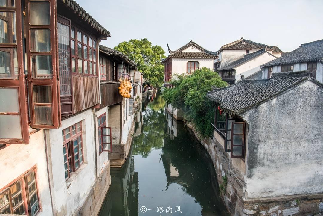 10万敌军攻城到脚下,将军束手无策,一青楼女子笑道:我来