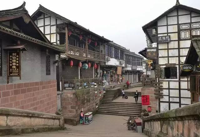 逃离幽灵之林